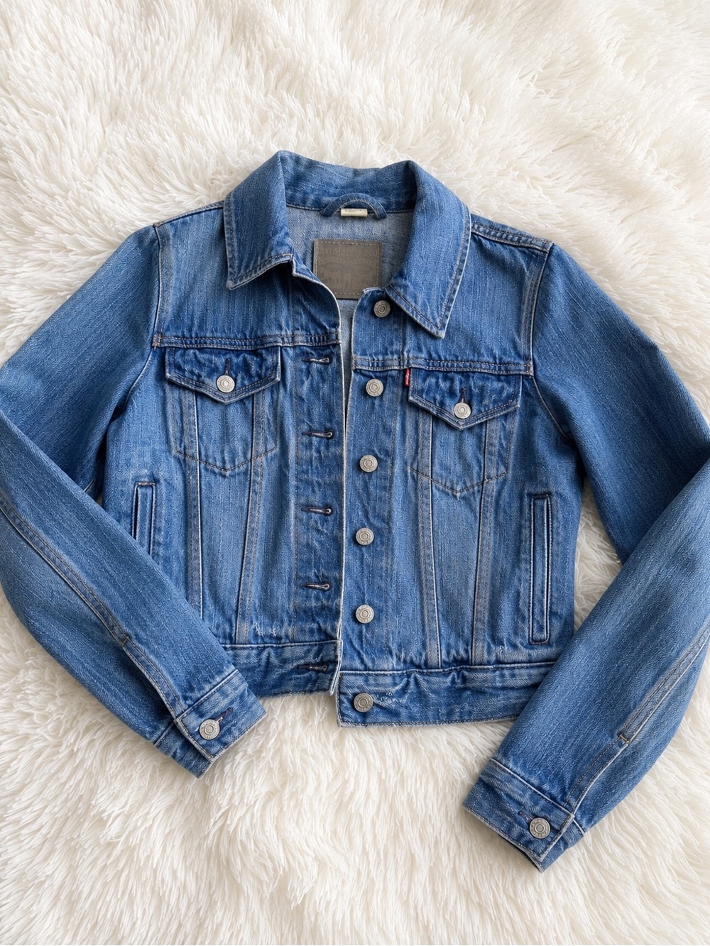 Levi’s Original Trucker Denim Jacket Medium Wash Women’s S/P Classic Jean Jacket
